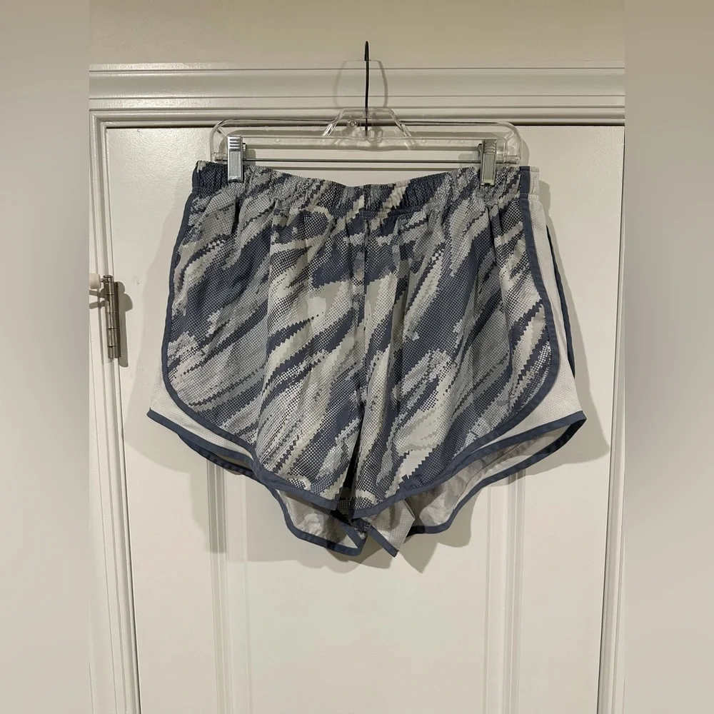 Nike Women's Athletic Shorts in Navy and White Abstract Print